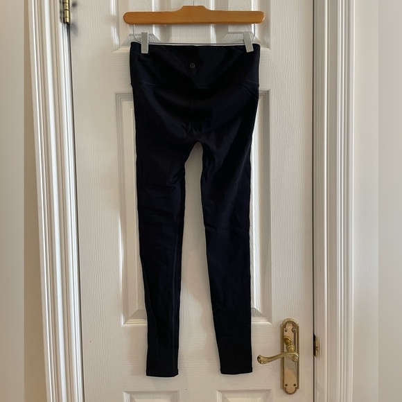 Black Lululemon leggings with cutout design - Picture 6 of 6